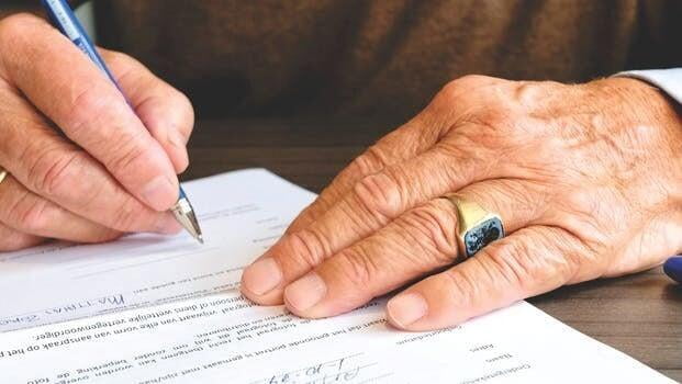 Educate Yourself on the Trend to Legalize e-signatures for Wills